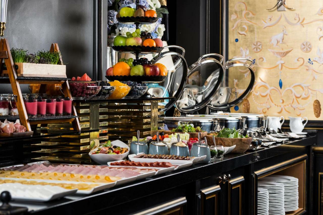Bachleda Luxury Hotel Krakow Mgallery Hotel Collection Ngoại thất bức ảnh A buffet at a hotel